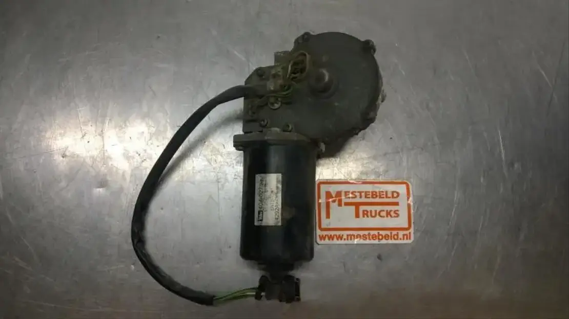 MAN Ruitenwissermotor