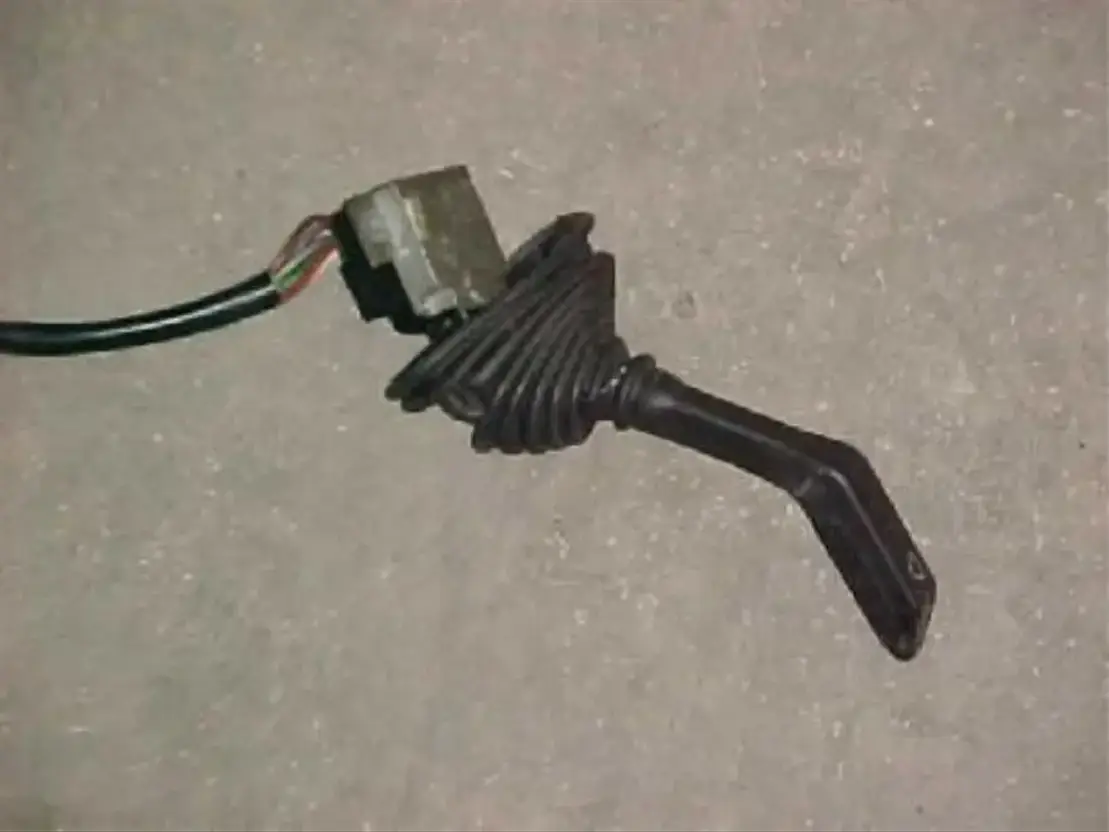 Scania R uitenwisserschakelaar 113