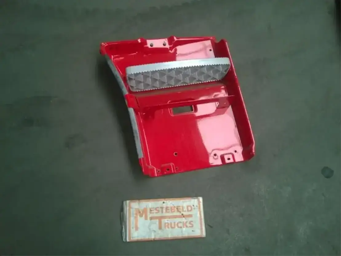 Scania Frame instap + trede rechts