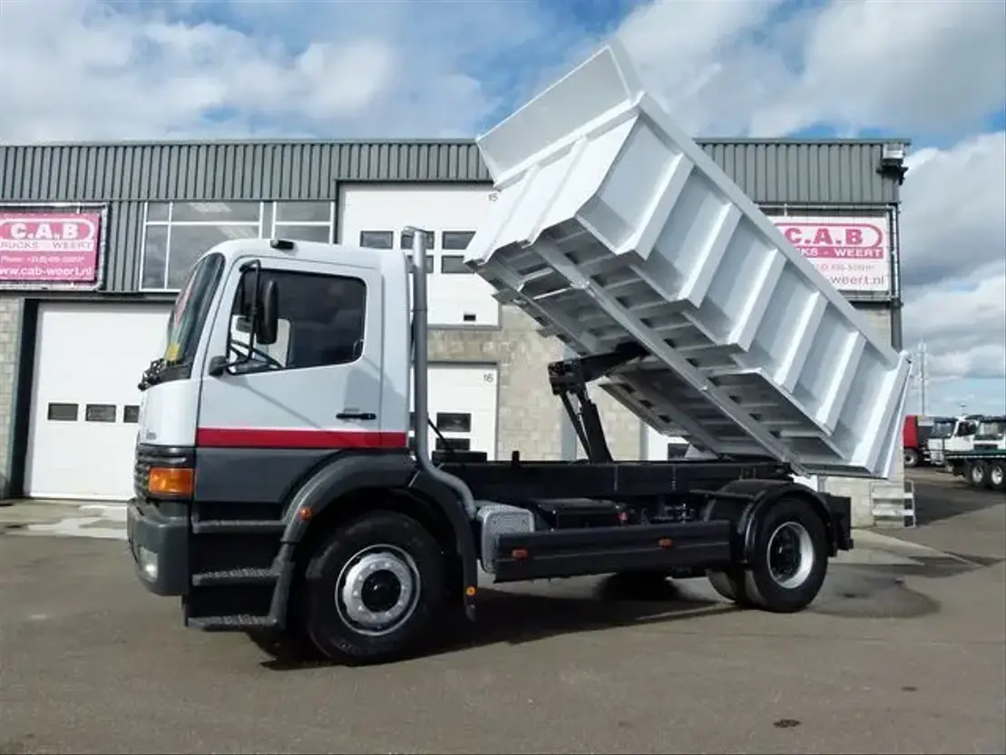 Mercedes-Benz Atego 1828