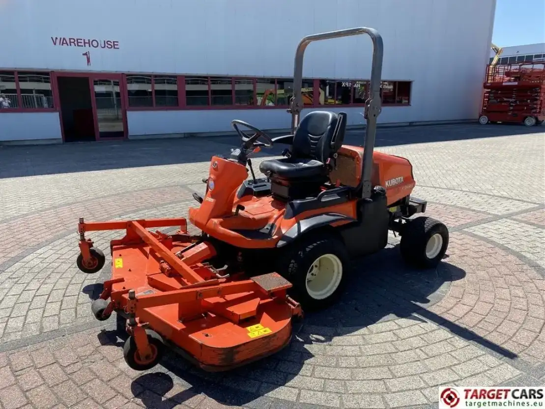 Kubota F3680 3 Way Rotary Hydrostatic Diesel 4WD Mower 175cm Tondeuses autoportees TrucksNL